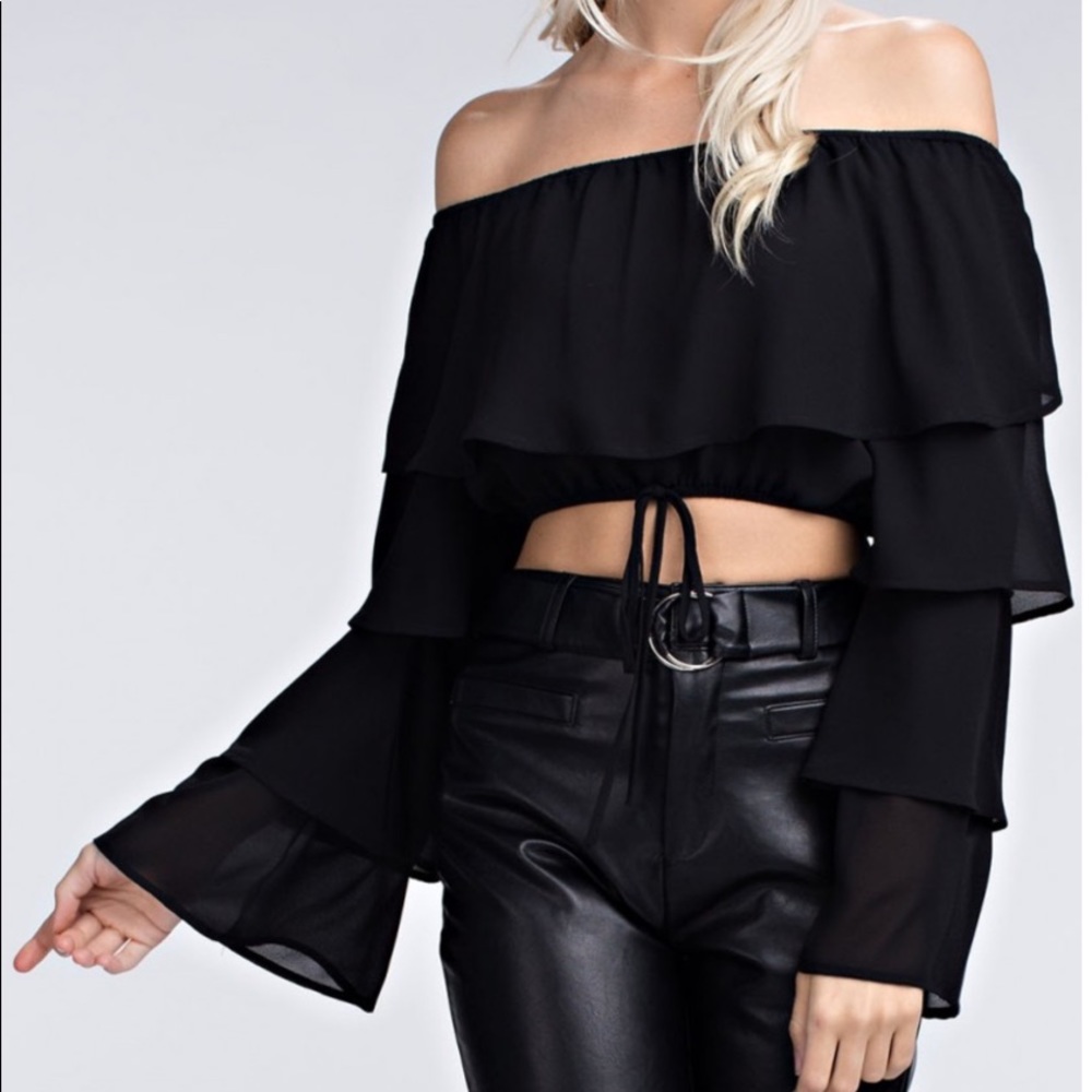 Black ruffle sleeve crop top